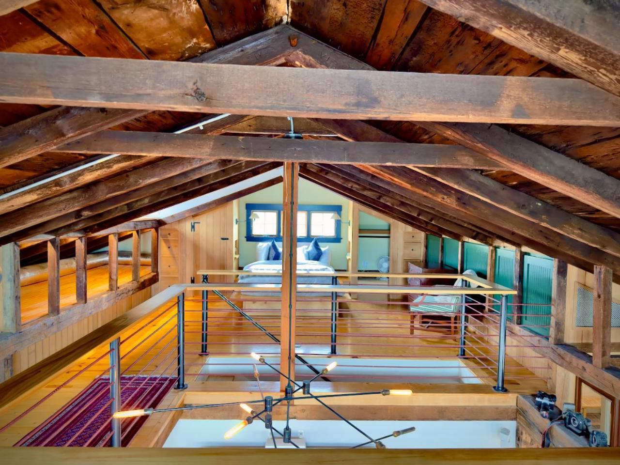 Magical Post And Beam Loft Downtown Newport!酒店 外观 照片