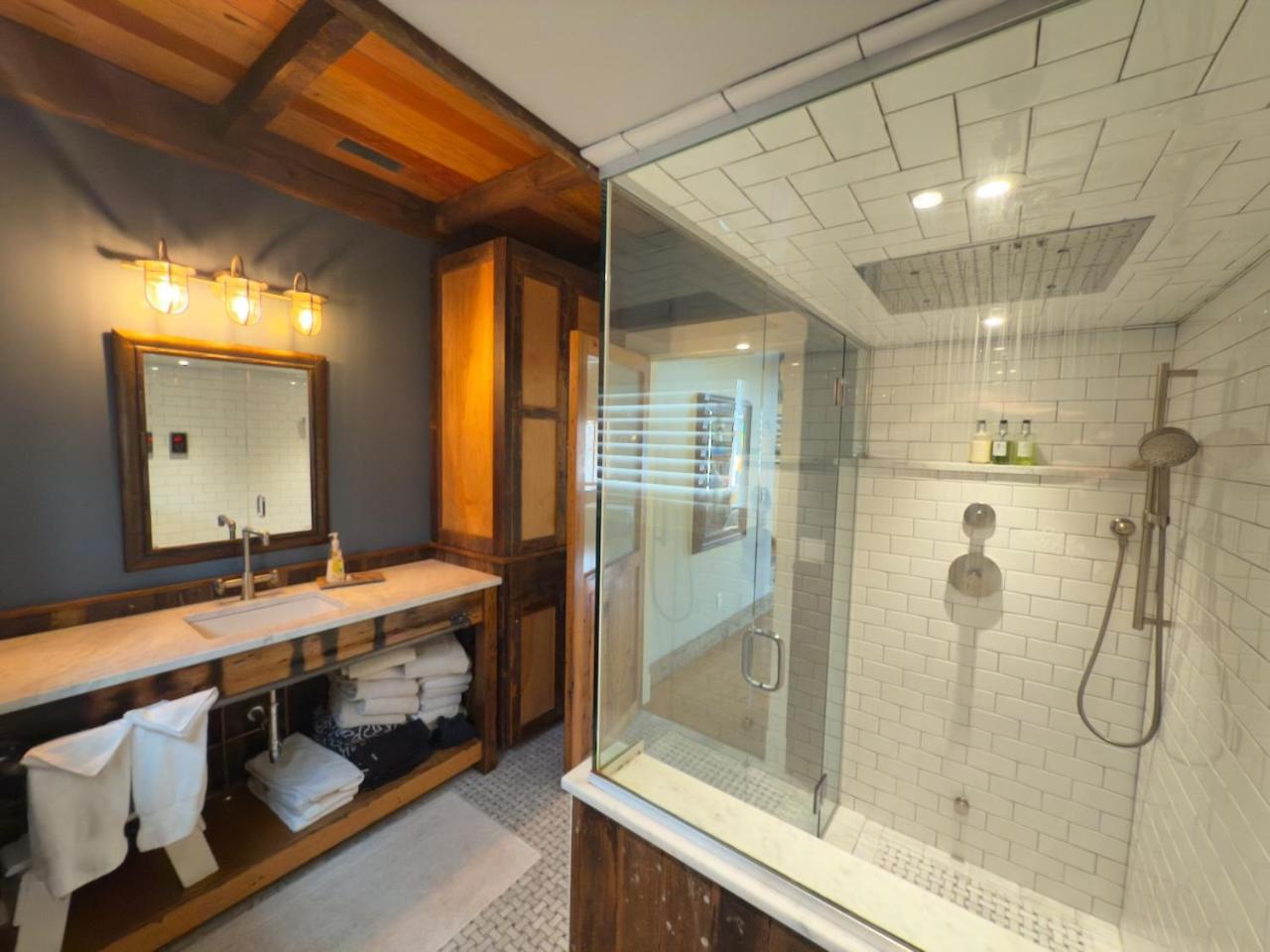 Magical Post And Beam Loft Downtown Newport!酒店 外观 照片