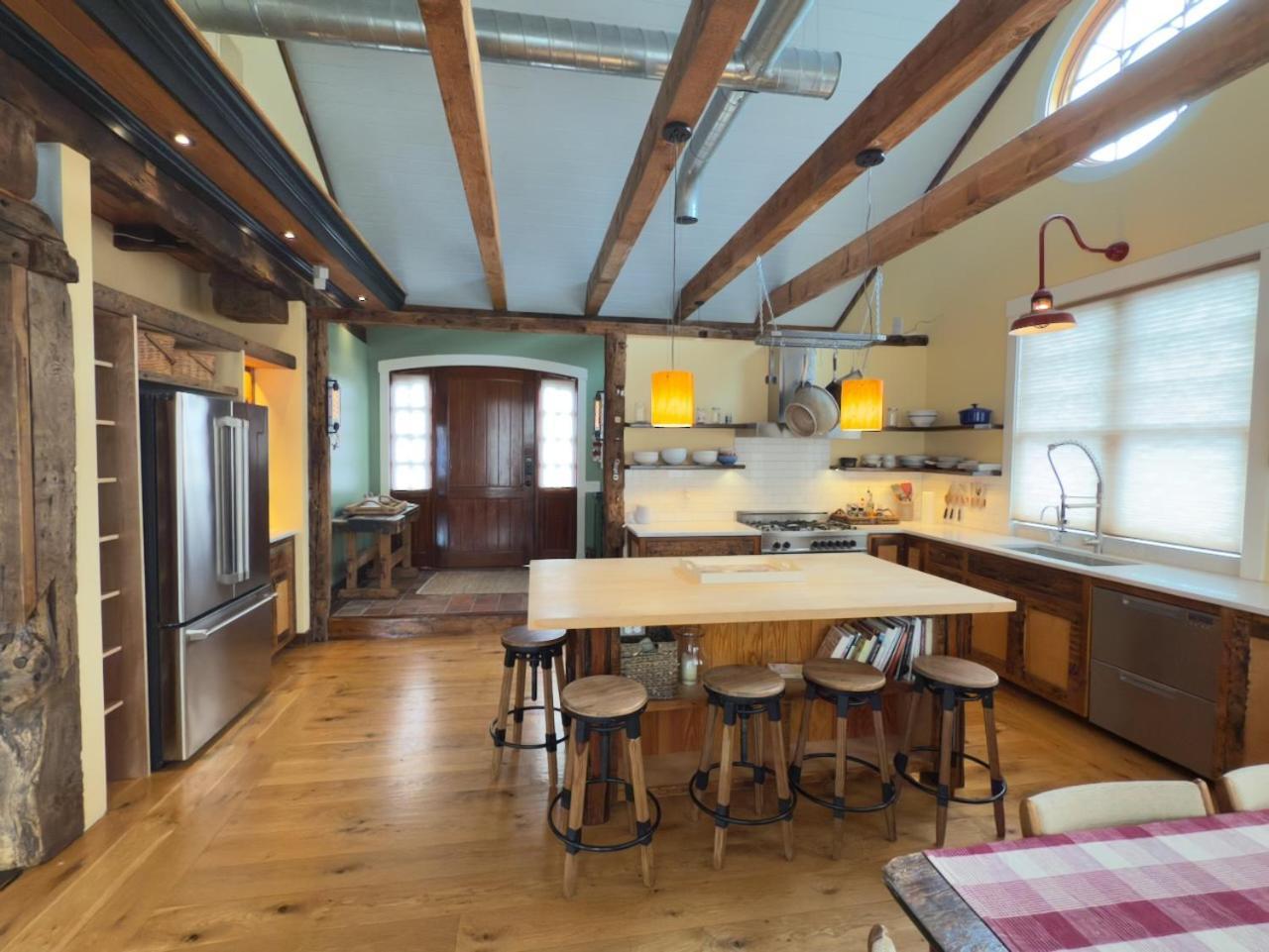 Magical Post And Beam Loft Downtown Newport!酒店 外观 照片