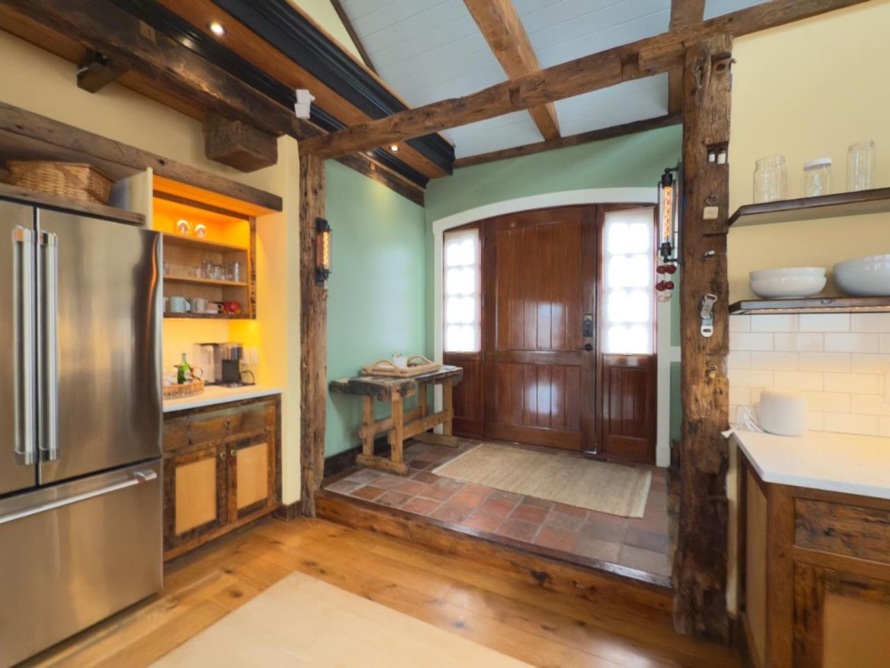 Magical Post And Beam Loft Downtown Newport!酒店 外观 照片