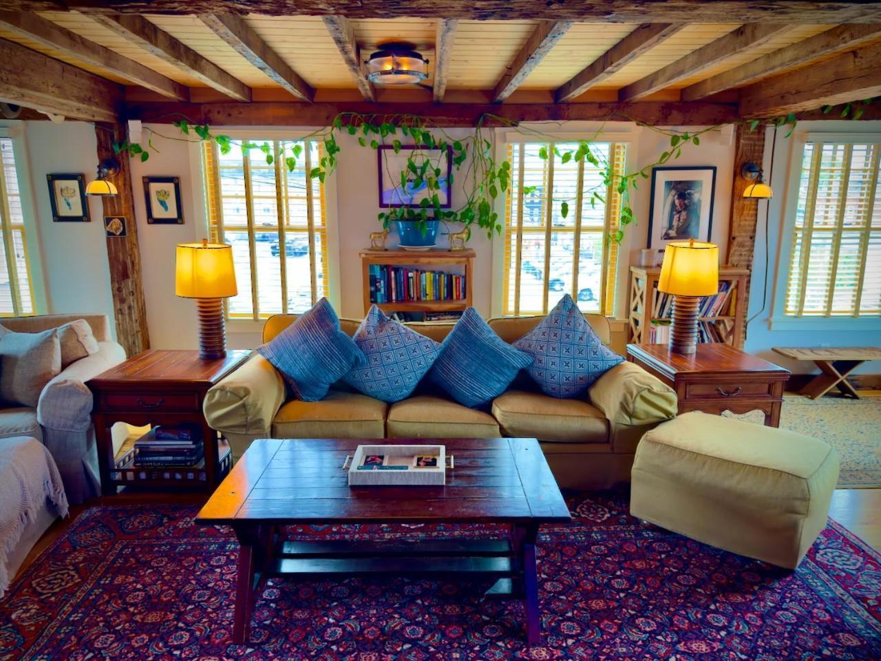 Magical Post And Beam Loft Downtown Newport!酒店 外观 照片